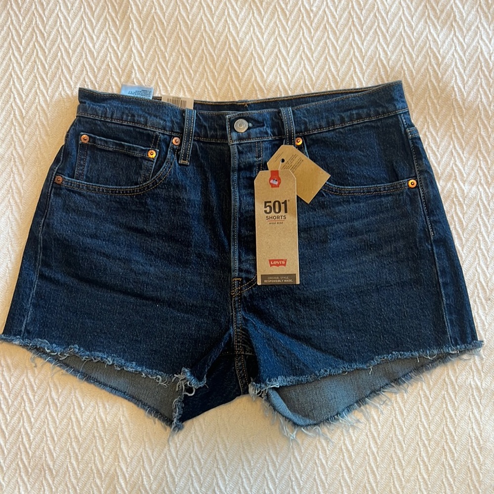 New Women’s Levi’s 501 Shorts Size 31